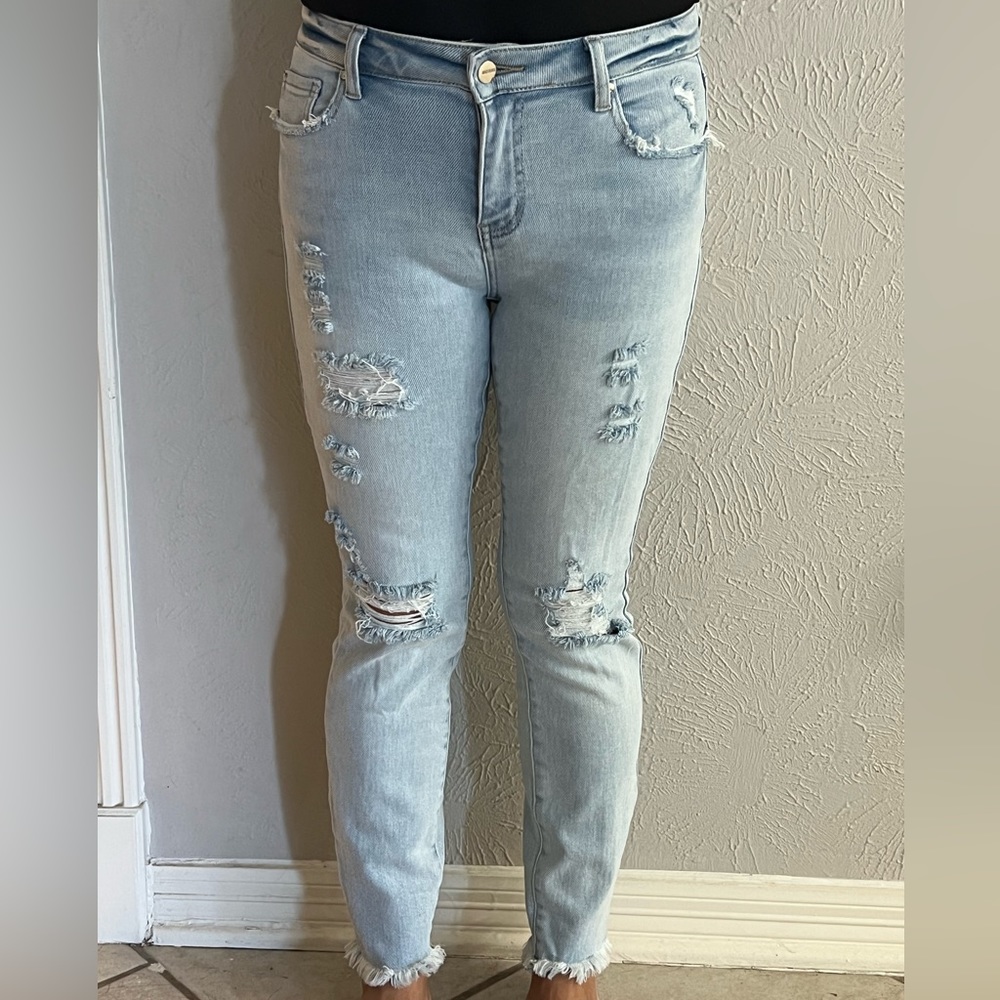 Ripped Raw Cut Skinny Jeans  light wash